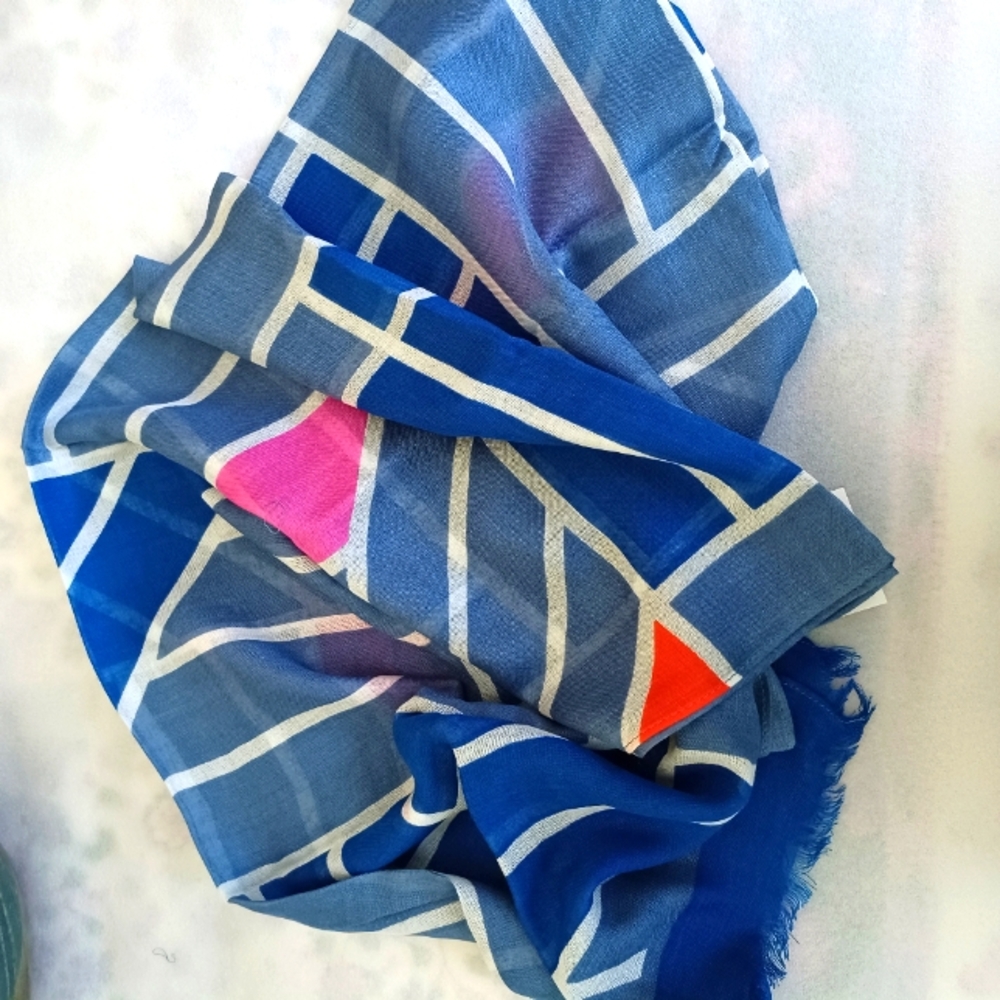NWT Vera Bradley Geo Medallions blue pink Soft Fringe Scarf 72 inch x 26 inch